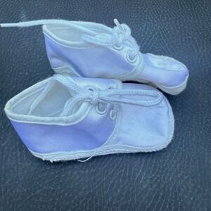 Baby Deer Size 0‎ Vintage Baby Crib Shoes White Satin Soft Soled Retro